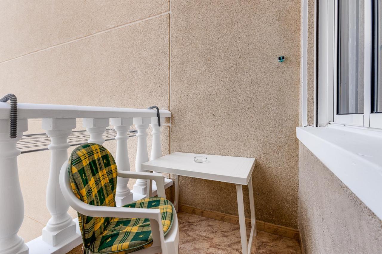 Apartment Caballero De Rodas Torrevieja Luaran gambar