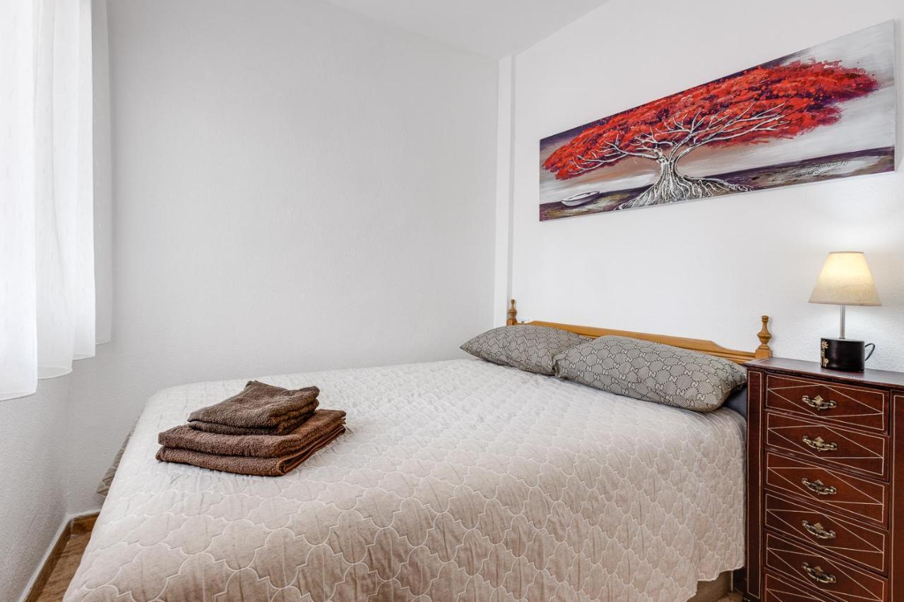 Apartment Caballero De Rodas Torrevieja Luaran gambar