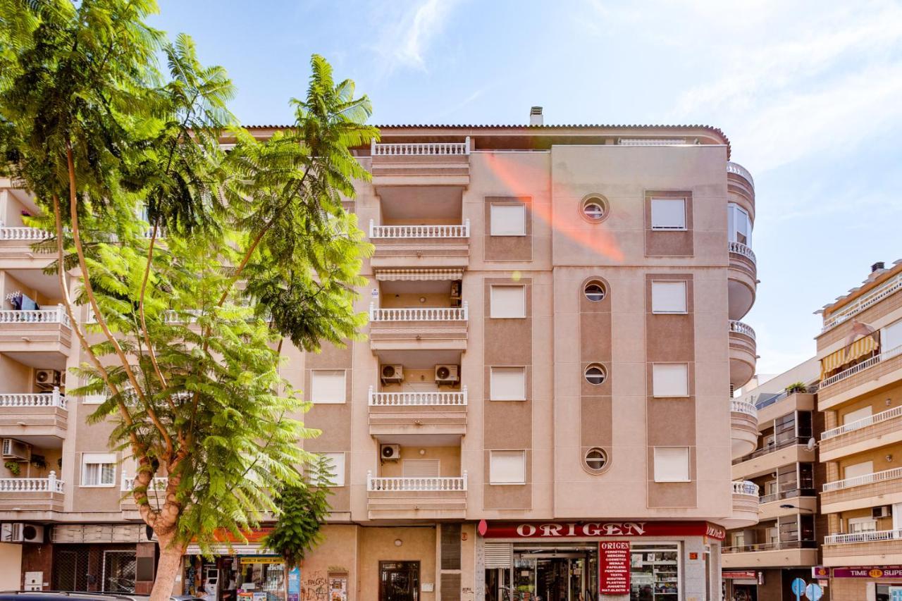 Apartment Caballero De Rodas Torrevieja Luaran gambar