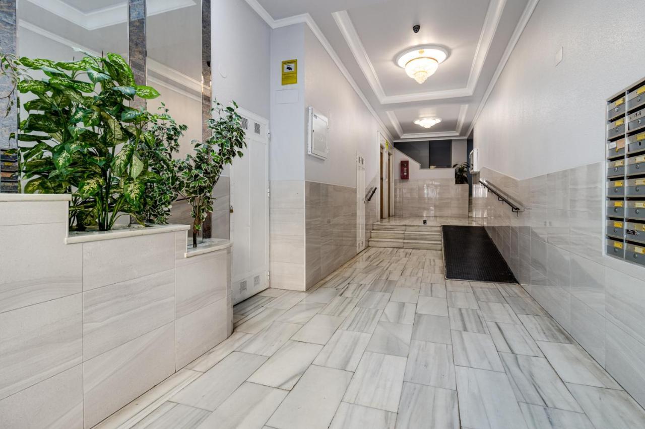 Apartment Caballero De Rodas Torrevieja Luaran gambar