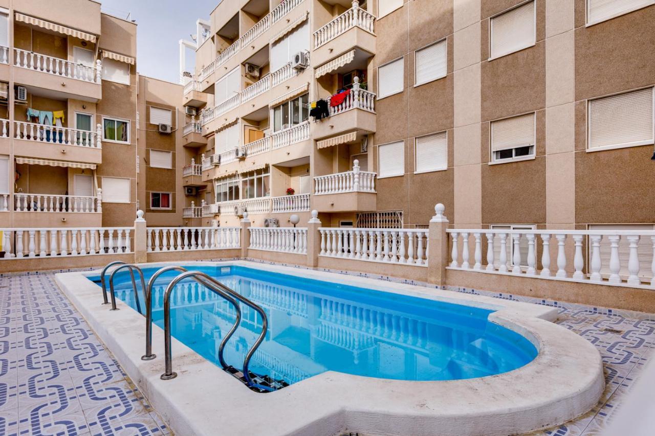 Apartment Caballero De Rodas Torrevieja Luaran gambar